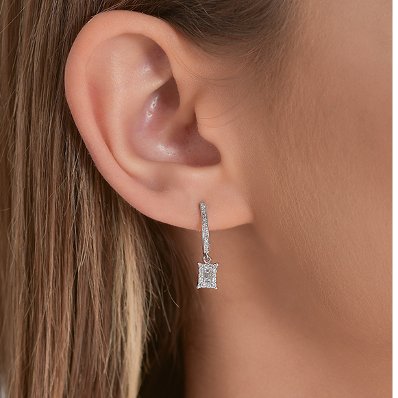 0.32 Ct Pırlanta Baget Küpe