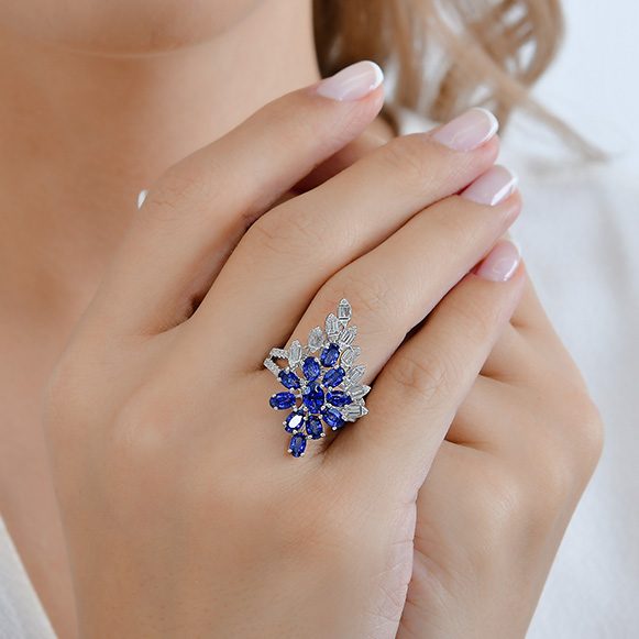 4.35 Ct.Pırlanta Baget Safir Yüzük
