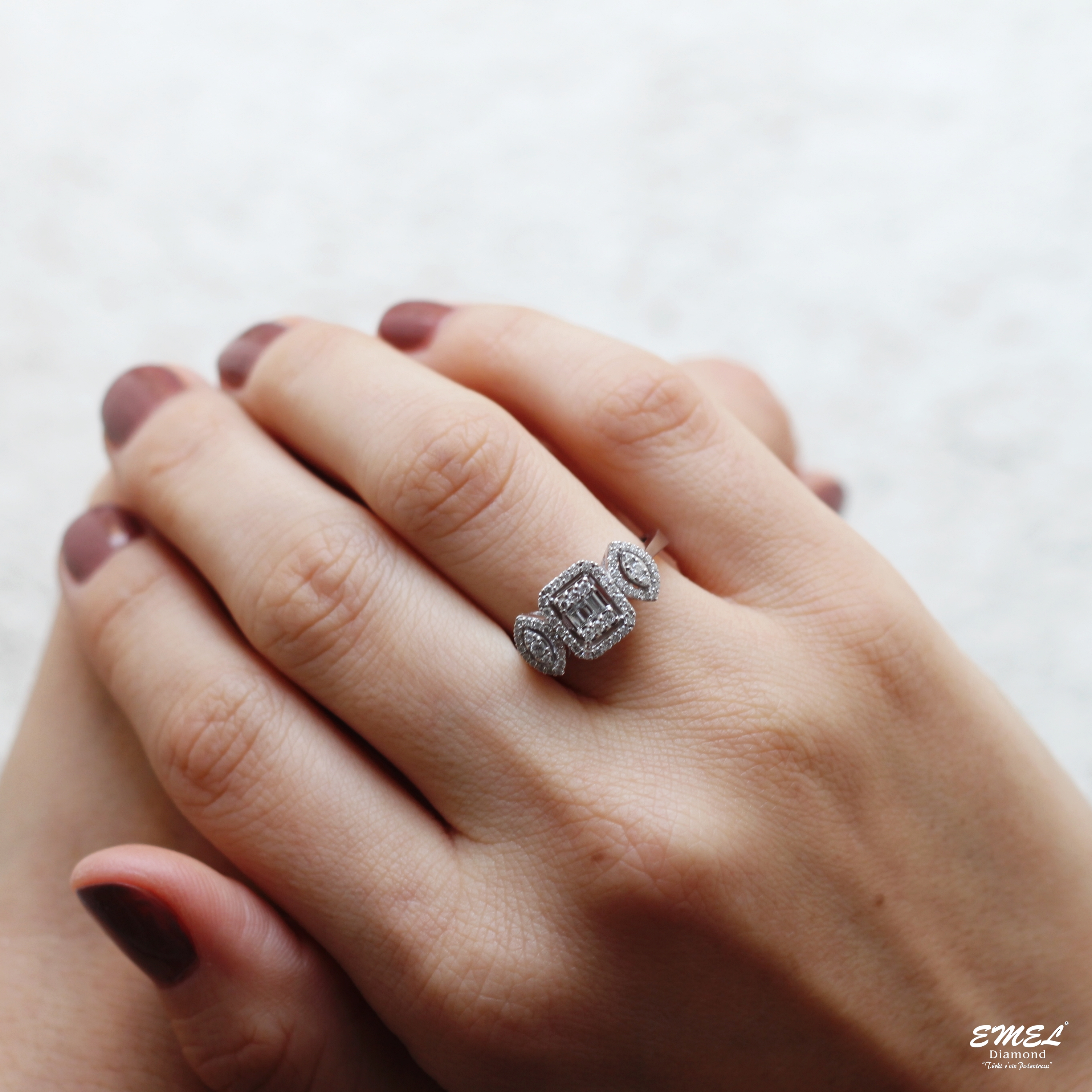 0.44 ct. Pırlanta Baget Yüzük