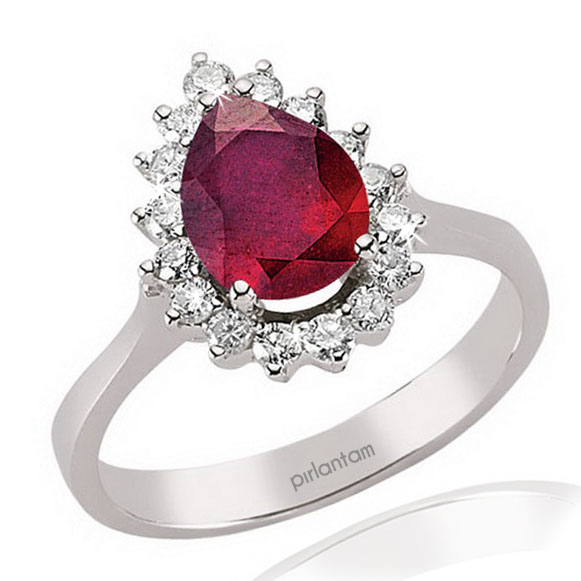 3.71 ct. Yakut Pırlanta Yüzük