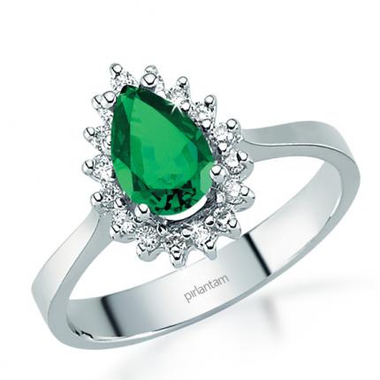 0.68 ct. Pırlanta Zümrüt  Yüzük