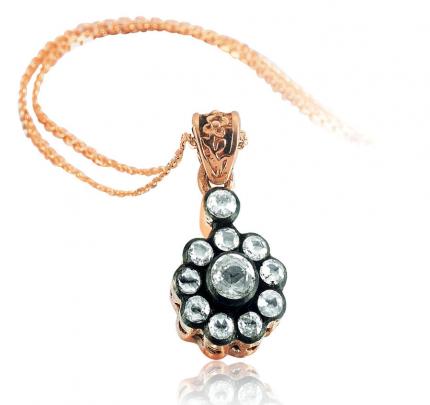 0.15 ct. Elmas Gül Kolye